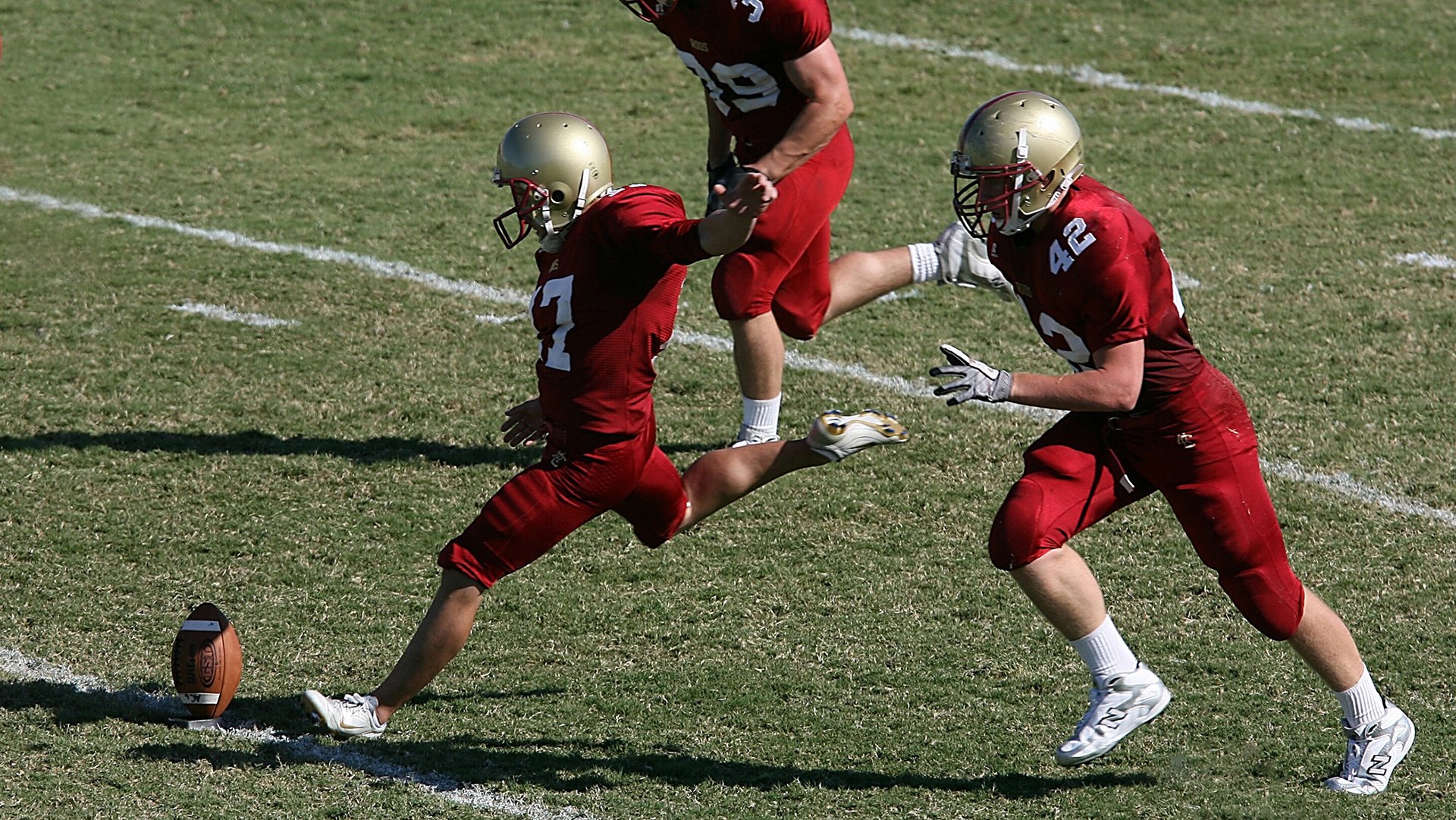 开云体育链接-“东桃花岛缆绳滑水赛:水面上的速度与技术比拼”